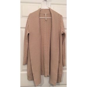 Leo & Nicole Long Cable Knit Sweater. Size XL